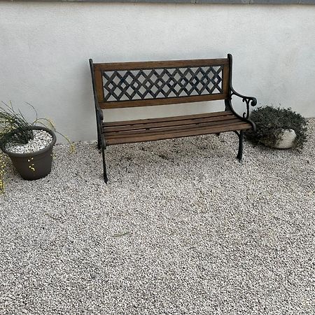 Appartement T2 Avec Terrasse Et Cour Кавайон Екстериор снимка