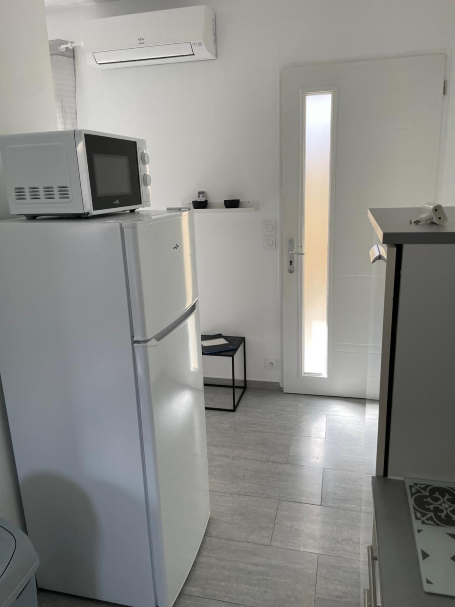 Appartement T2 Avec Terrasse Et Cour Кавайон Екстериор снимка