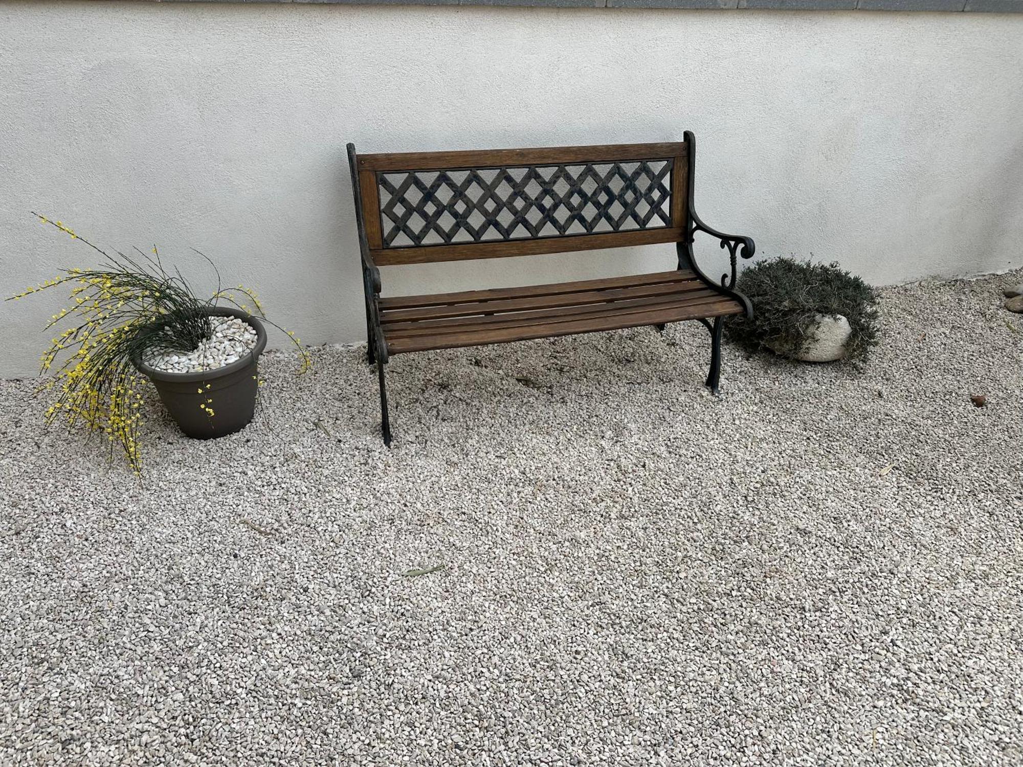 Appartement T2 Avec Terrasse Et Cour Кавайон Екстериор снимка