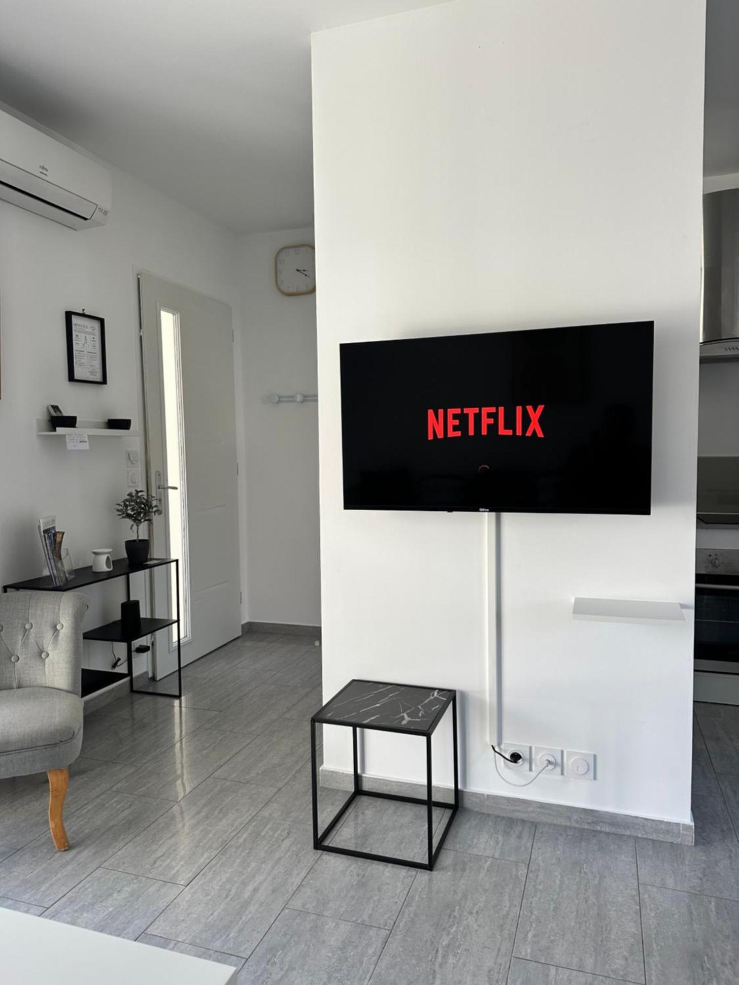 Appartement T2 Avec Terrasse Et Cour Кавайон Екстериор снимка